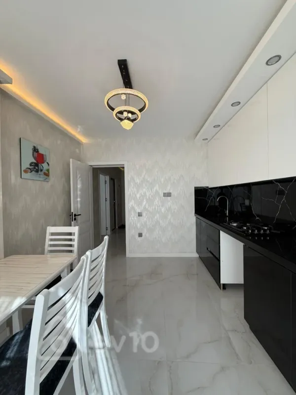 Satılır 2 otaqlı köhnə tikili 60 m²