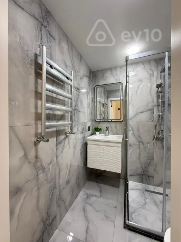 Satılır 2 otaqlı köhnə tikili 60 m²