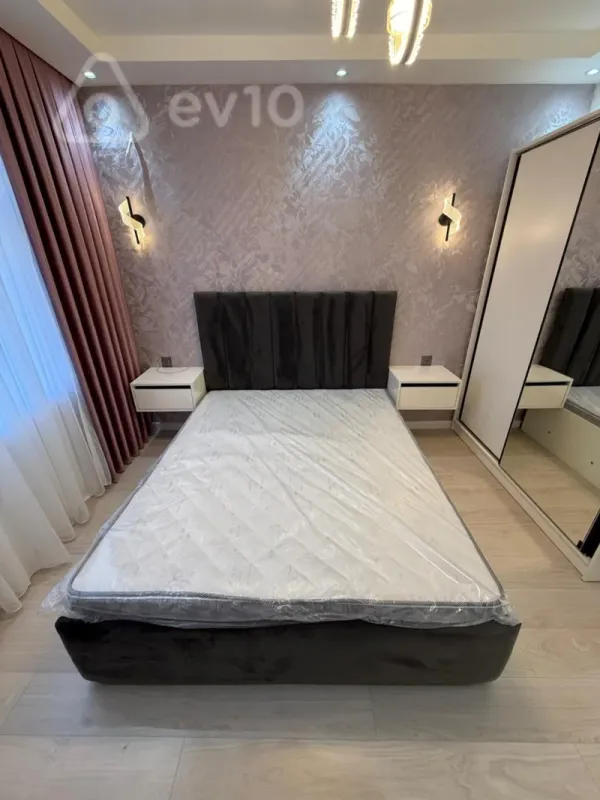 Satılır 2 otaqlı köhnə tikili 60 m²