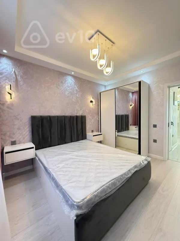 Satılır 2 otaqlı köhnə tikili 60 m²