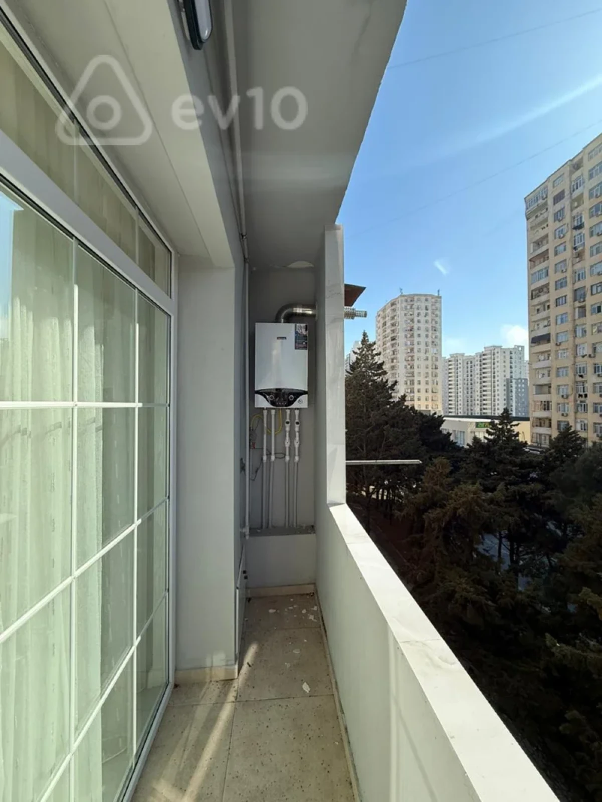 Satılır 2 otaqlı köhnə tikili 60 m²