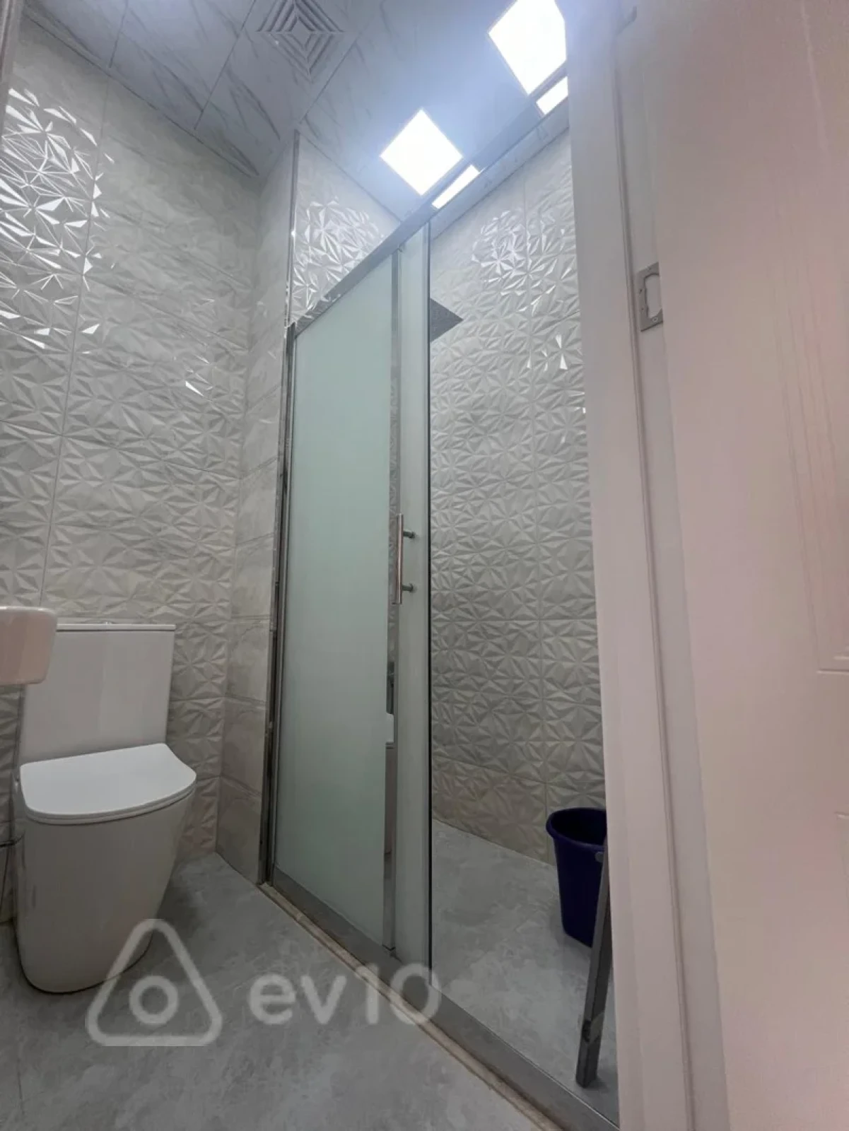 Kirayə verilir 2 otaqlı yeni tikili 60 m²