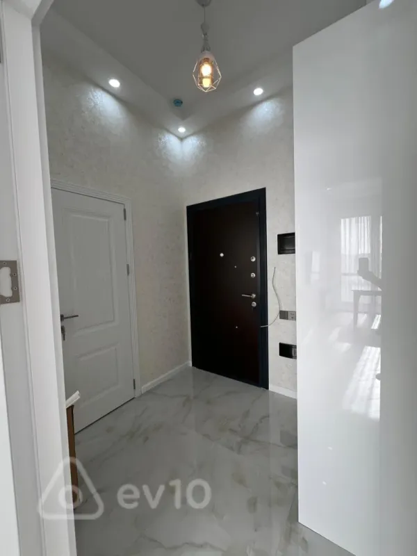 Kirayə verilir 2 otaqlı yeni tikili 60 m²