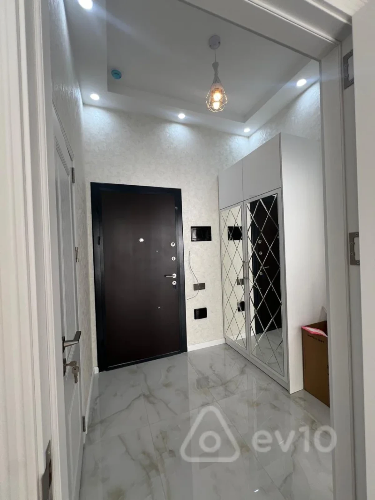 Kirayə verilir 2 otaqlı yeni tikili 60 m²