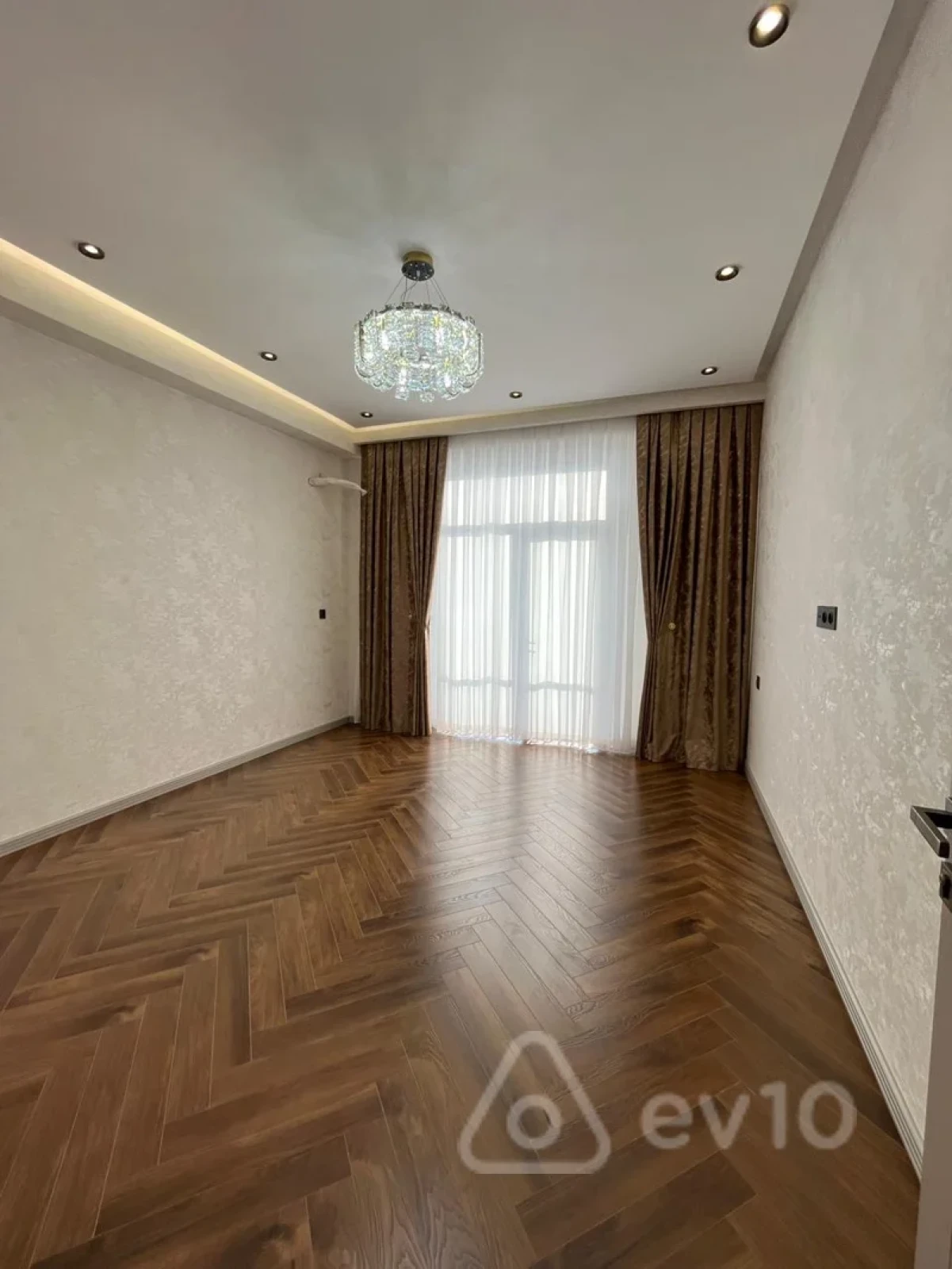 Satılır 2 otaqlı yeni tikili 80 m²