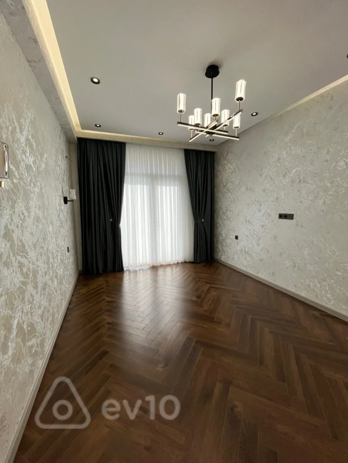 Satılır 2 otaqlı yeni tikili 80 m²