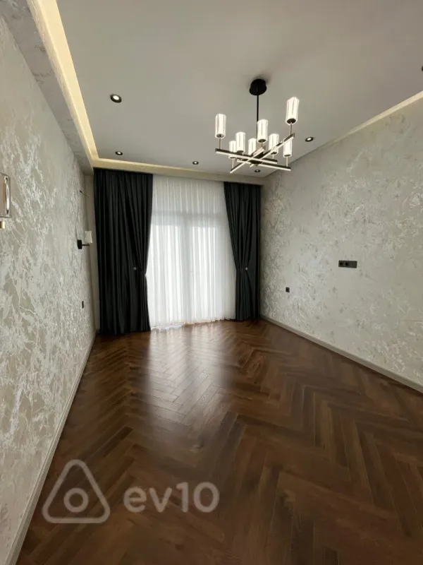 Satılır 2 otaqlı yeni tikili 80 m²