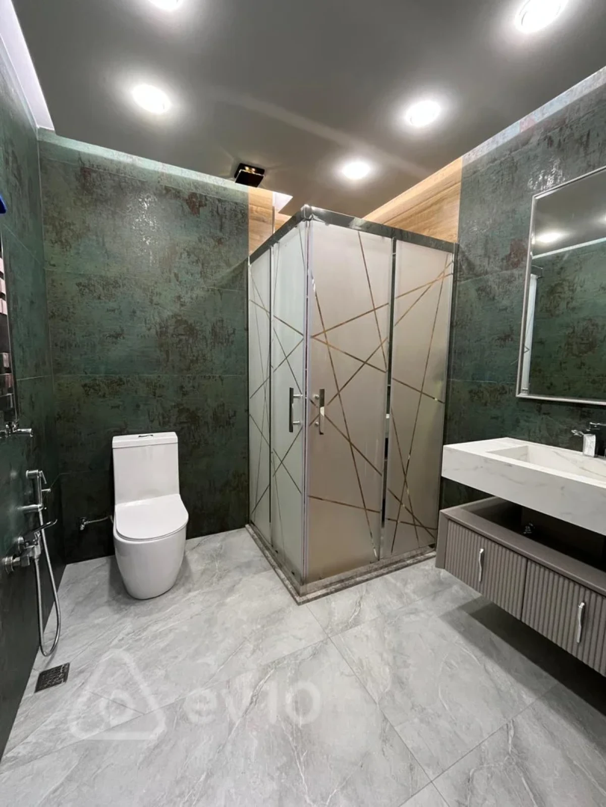 Satılır 2 otaqlı yeni tikili 80 m²