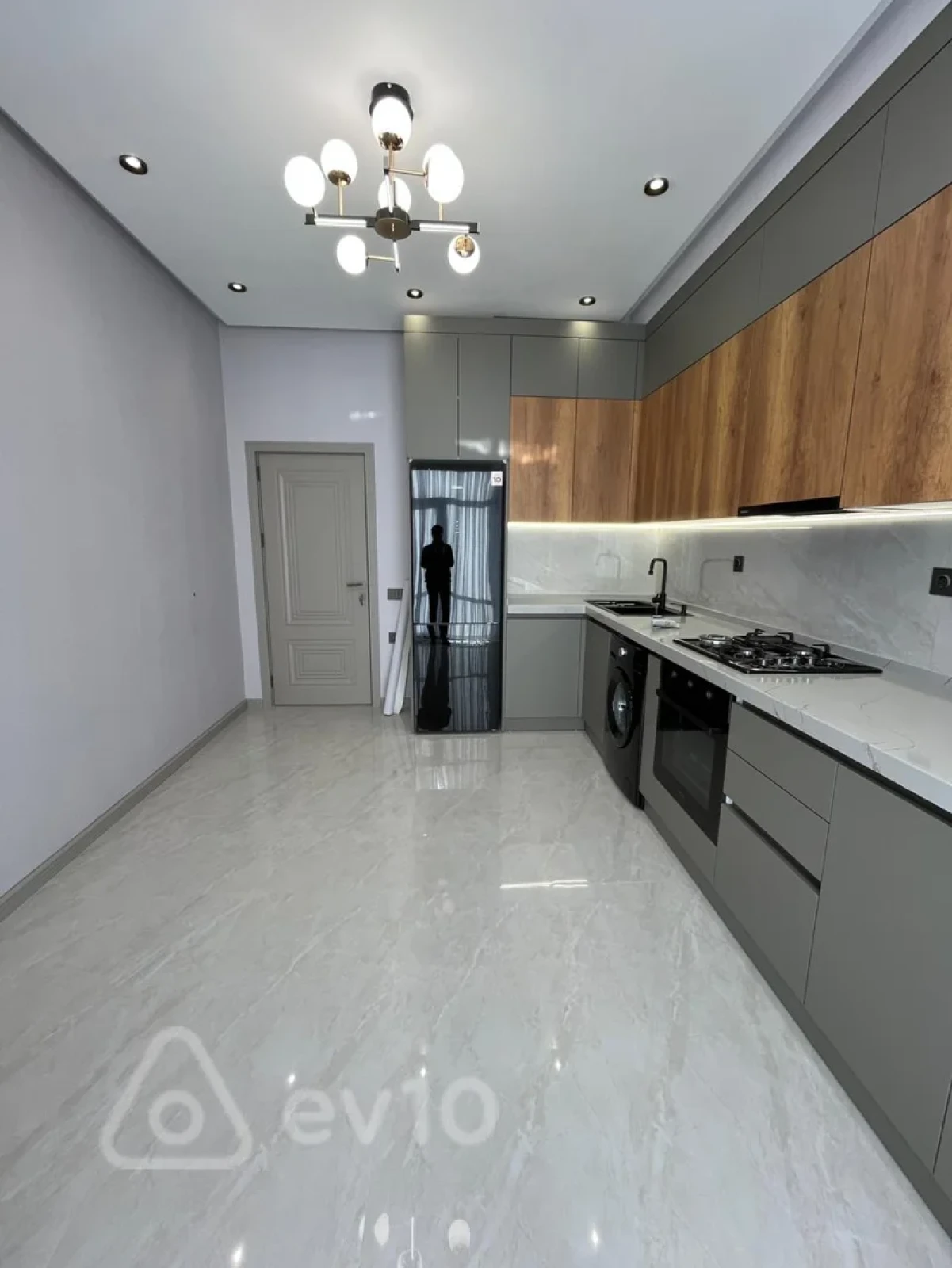 Satılır 2 otaqlı yeni tikili 80 m²