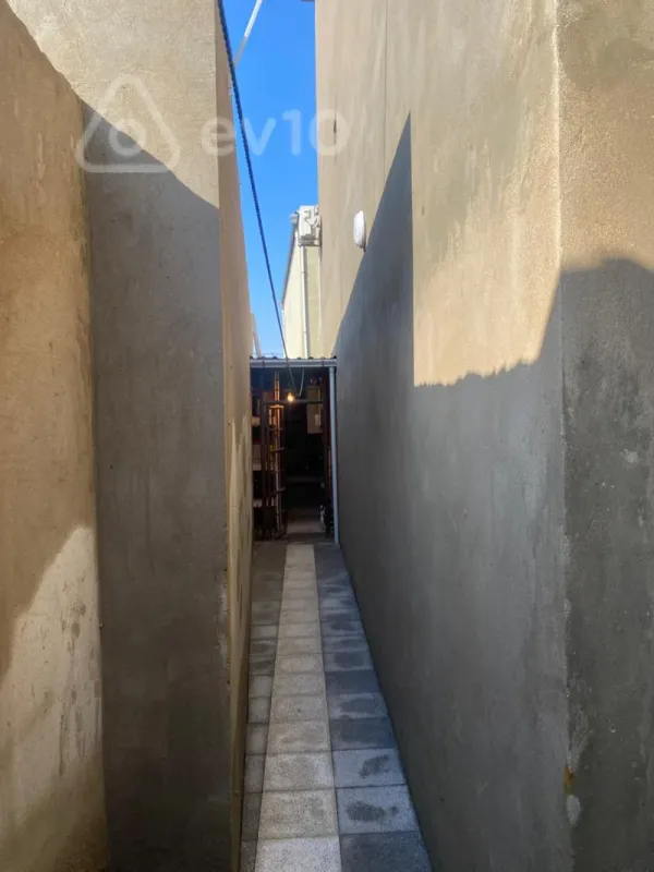 Satılır 6 otaqlı həyət evi 300 m²