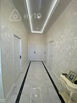 Satılır 6 otaqlı həyət evi 300 m²