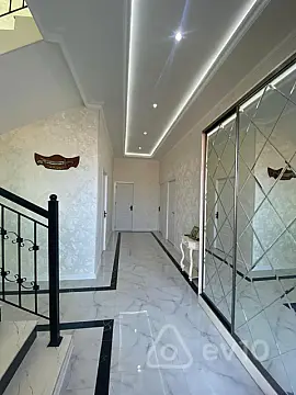 Satılır 6 otaqlı həyət evi 300 m²