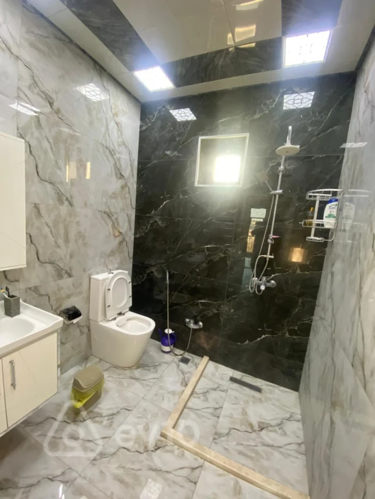 Satılır 6 otaqlı həyət evi 300 m²