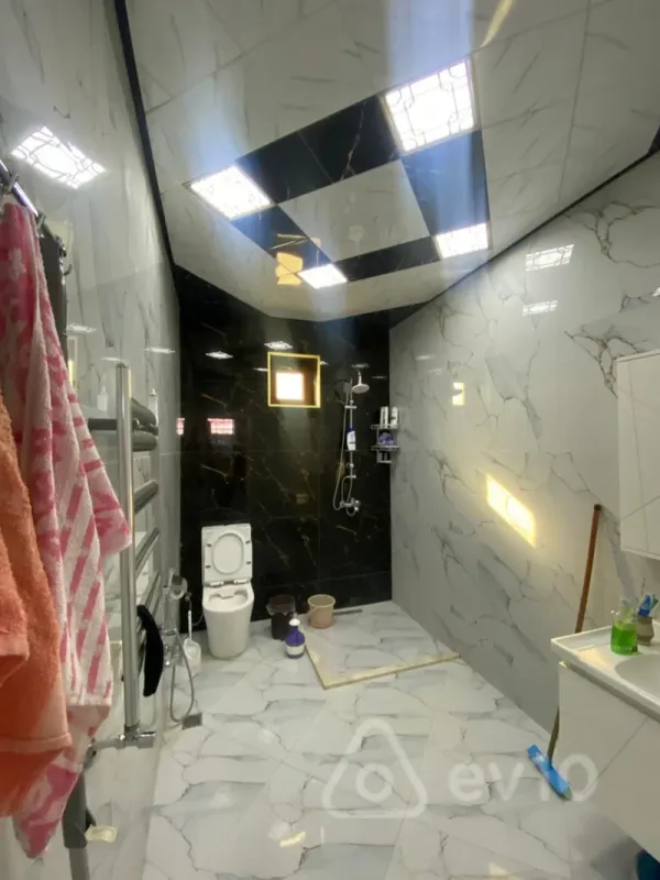 Satılır 6 otaqlı həyət evi 300 m²