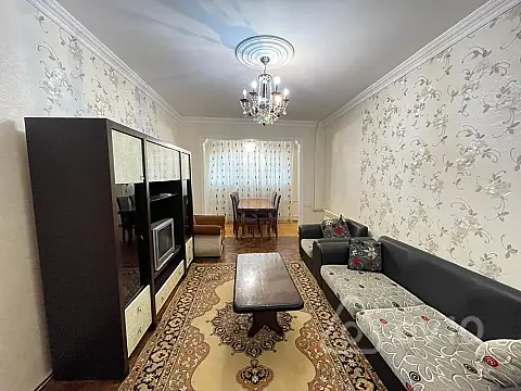 Kirayə verilir 2 otaqlı köhnə tikili 60 m²