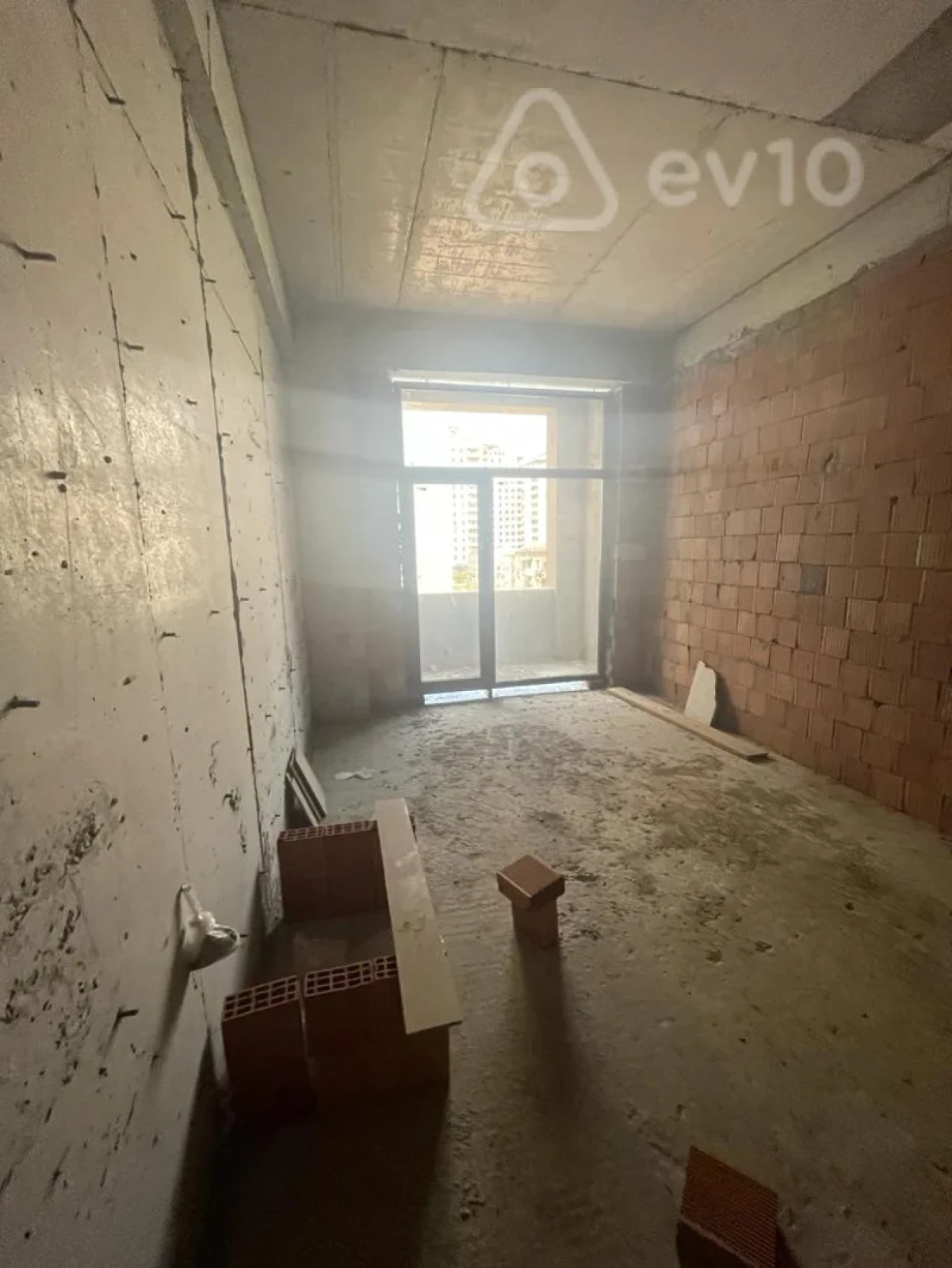 Satılır 2 otaqlı yeni tikili 72.5 m²