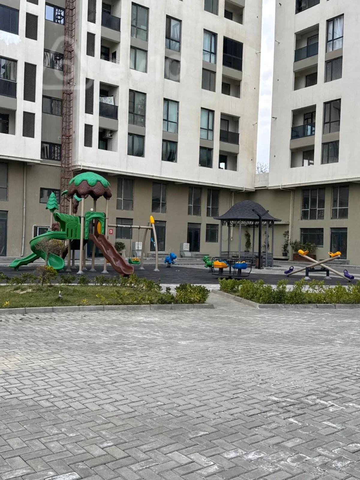 Satılır 2 otaqlı yeni tikili 72.5 m²