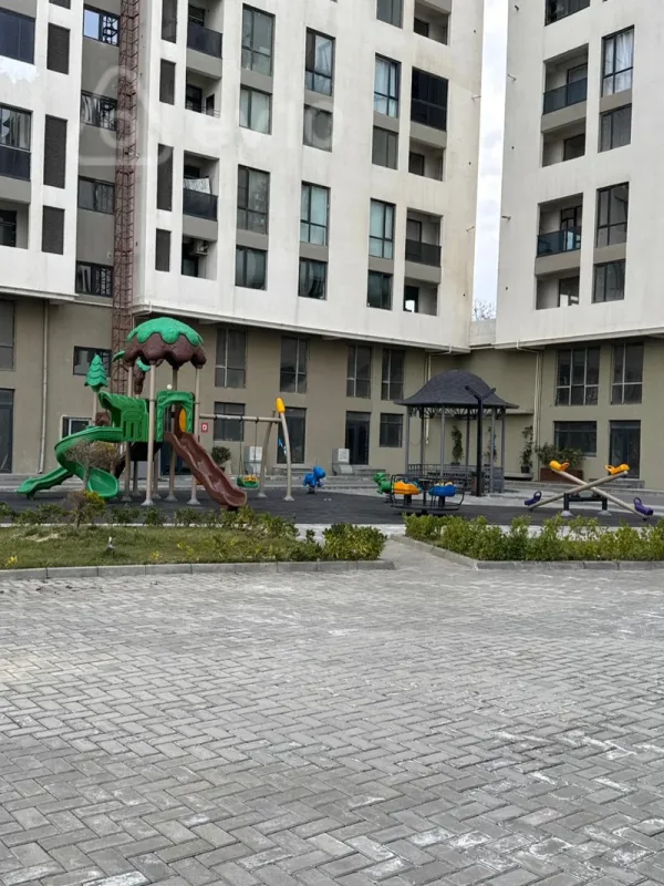 Satılır 2 otaqlı yeni tikili 72.5 m²