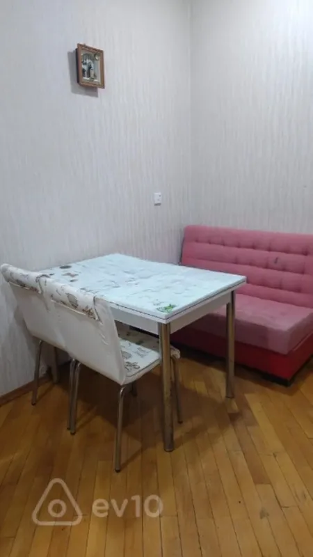 Kirayə verilir 2 otaqlı yeni tikili 70 m²