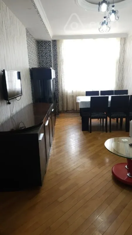 Kirayə verilir 2 otaqlı yeni tikili 70 m²