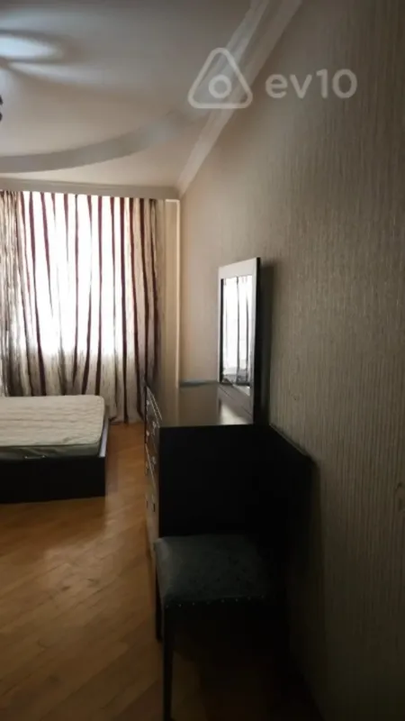 Kirayə verilir 2 otaqlı yeni tikili 70 m²