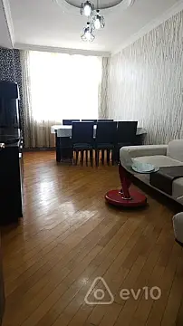 Kirayə verilir 2 otaqlı yeni tikili 70 m²