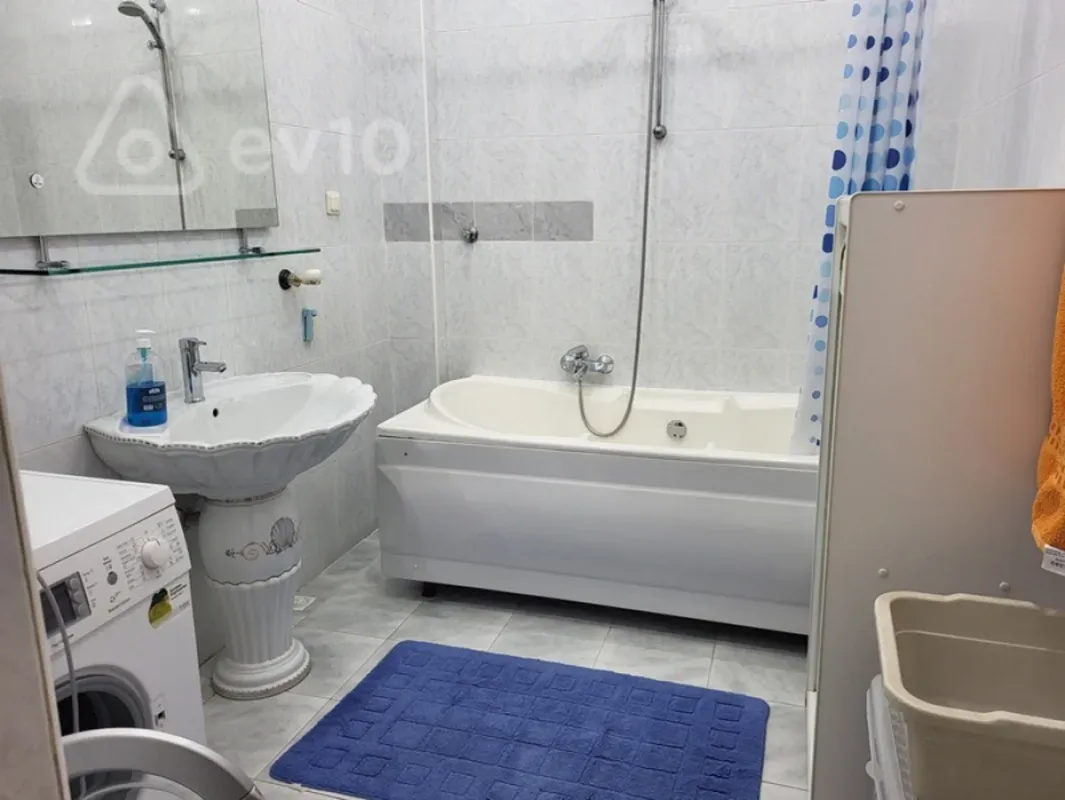 Kirayə verilir 4 otaqlı yeni tikili 179 m²