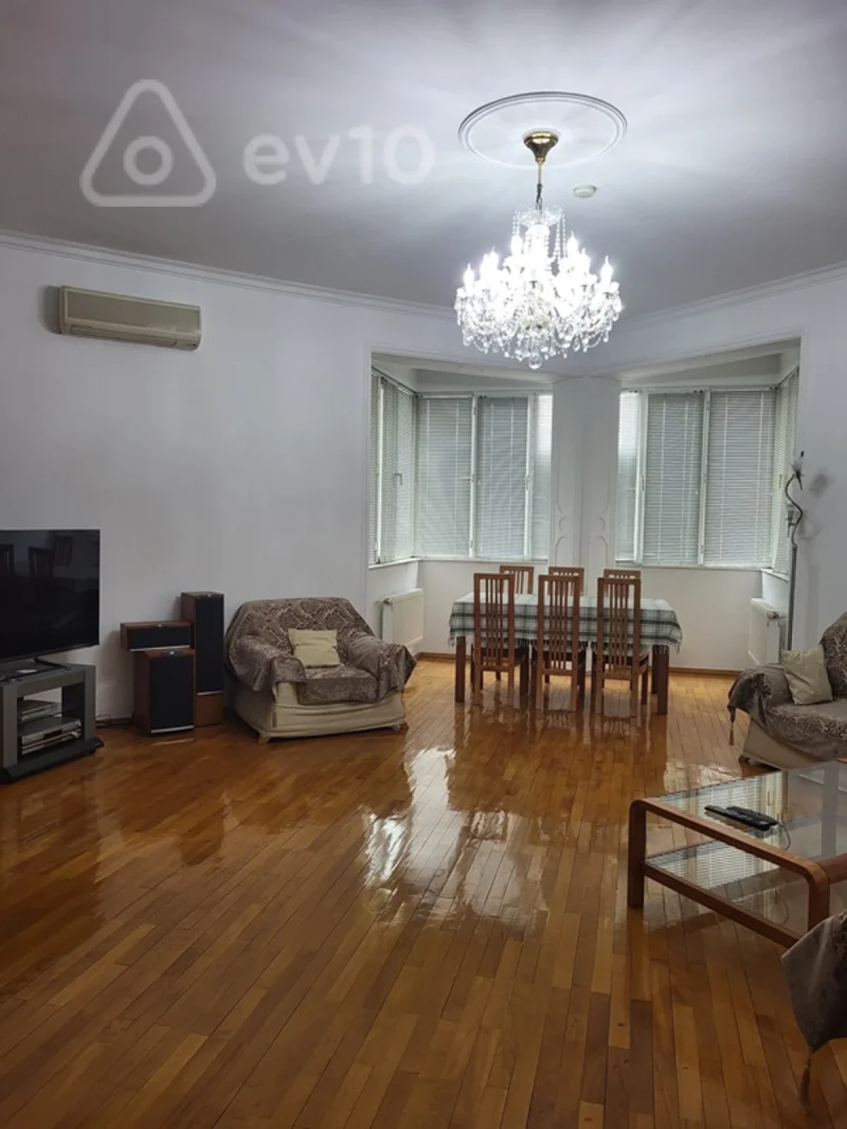 Kirayə verilir 4 otaqlı yeni tikili 179 m²