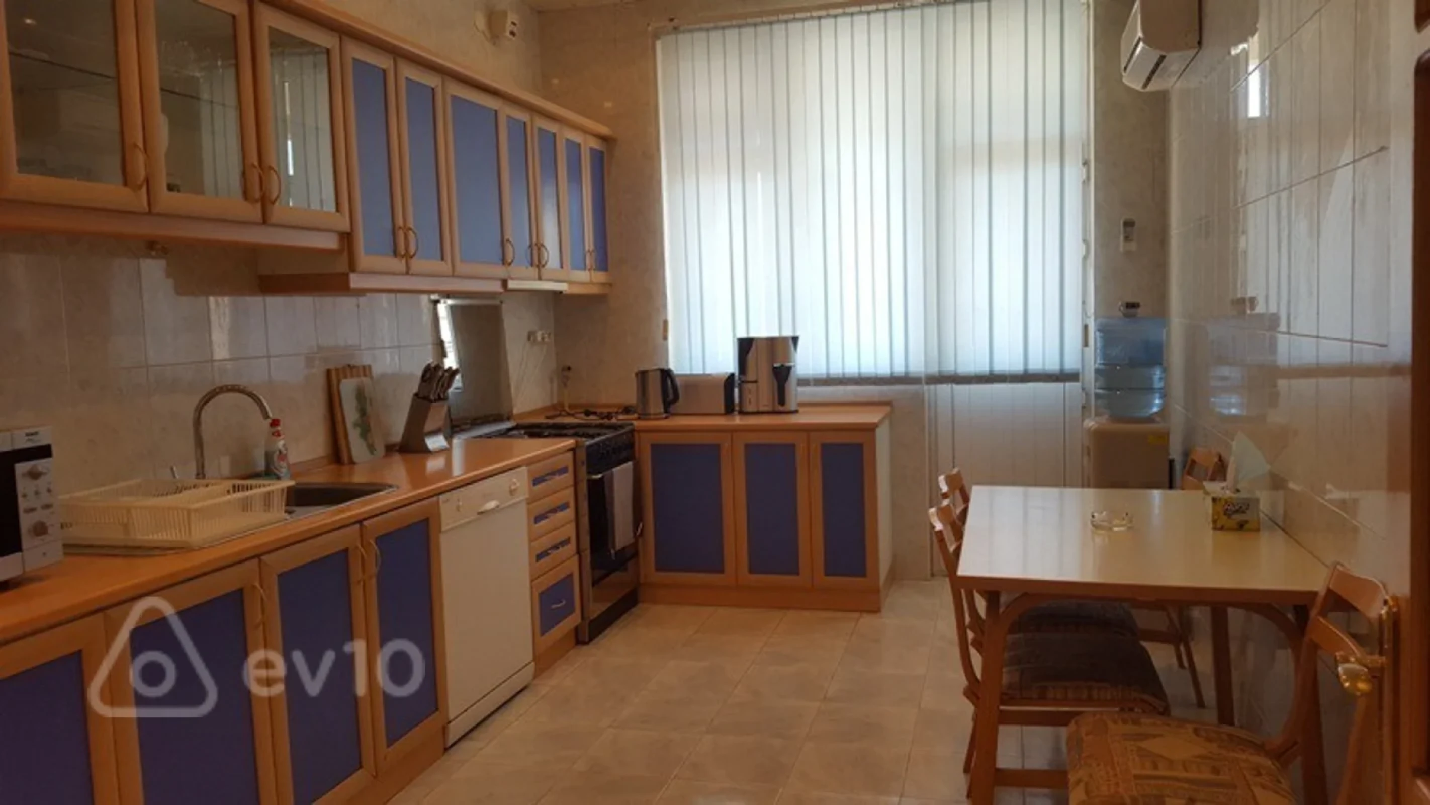 Kirayə verilir 4 otaqlı yeni tikili 179 m²