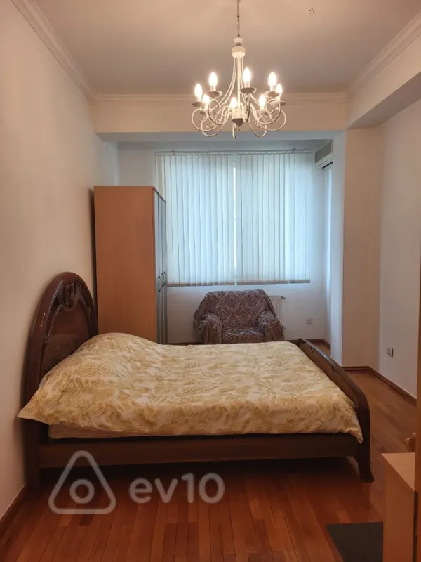 Kirayə verilir 4 otaqlı yeni tikili 179 m²