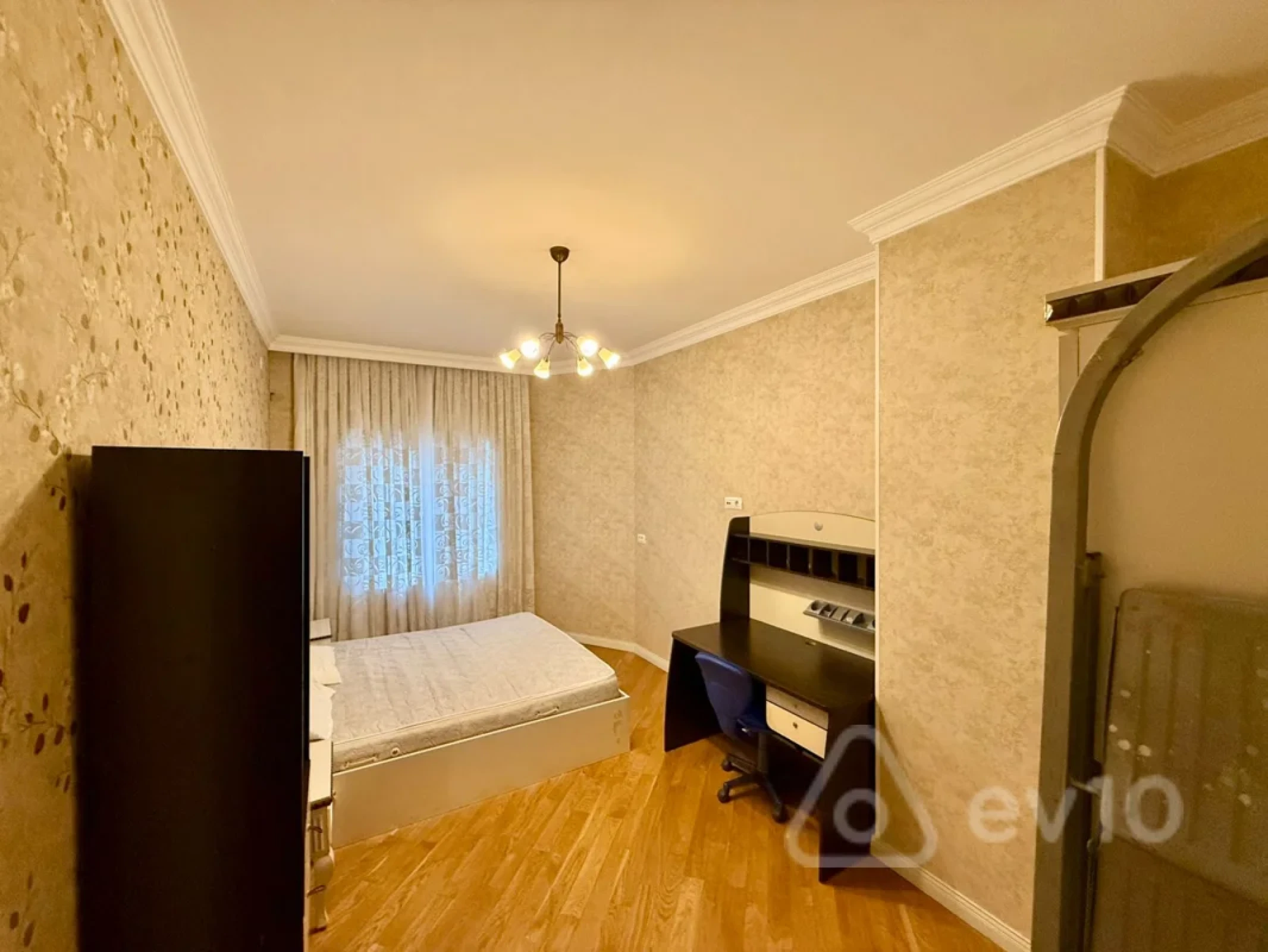 Kirayə verilir 4 otaqlı yeni tikili 193 m²