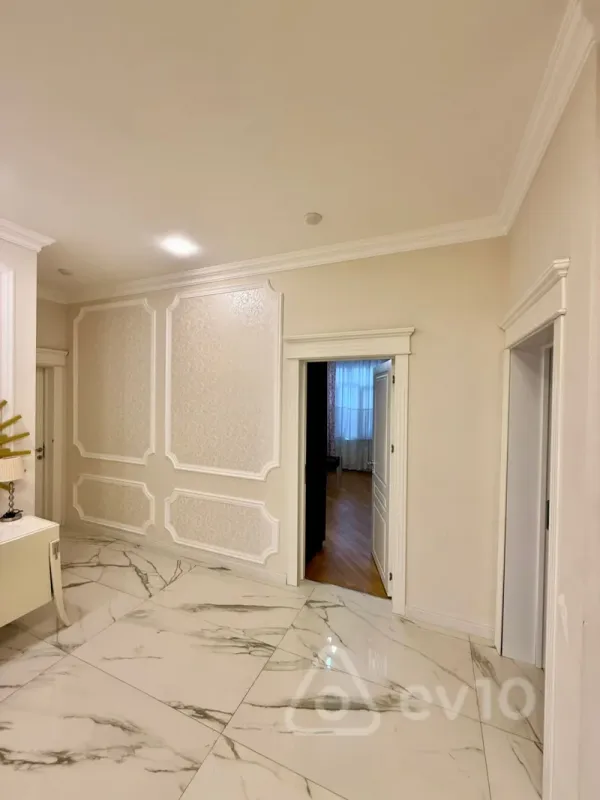 Kirayə verilir 4 otaqlı yeni tikili 193 m²