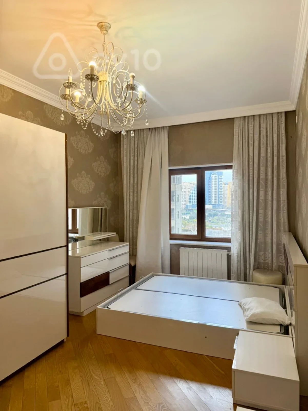 Kirayə verilir 4 otaqlı yeni tikili 193 m²