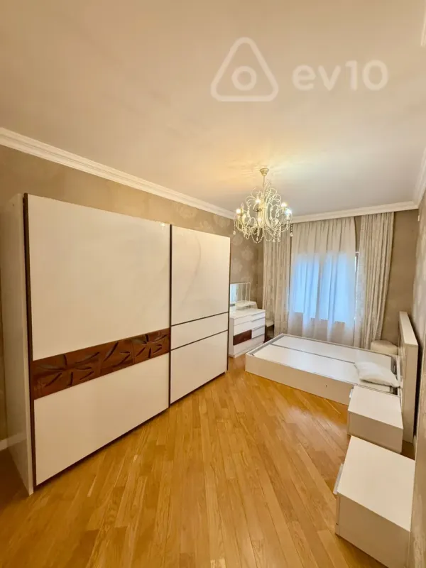 Kirayə verilir 4 otaqlı yeni tikili 193 m²