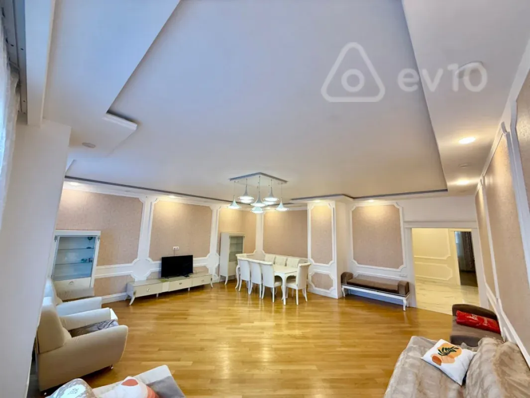 Kirayə verilir 4 otaqlı yeni tikili 193 m²