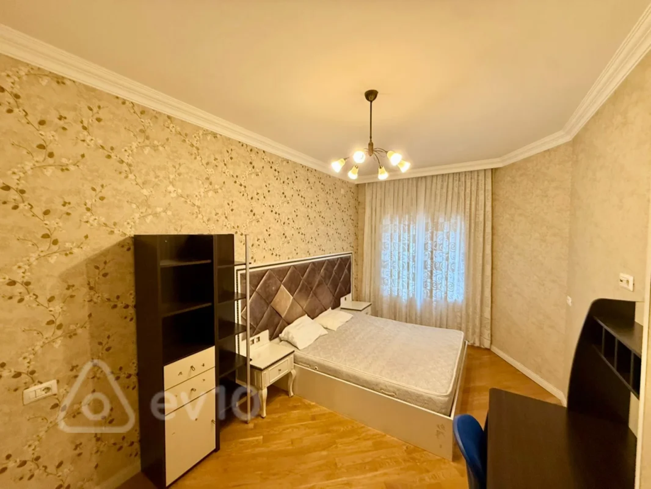 Kirayə verilir 4 otaqlı yeni tikili 193 m²