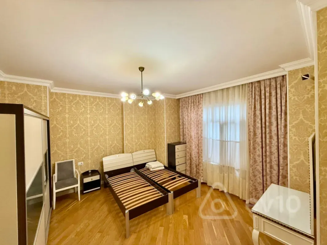 Kirayə verilir 4 otaqlı yeni tikili 193 m²
