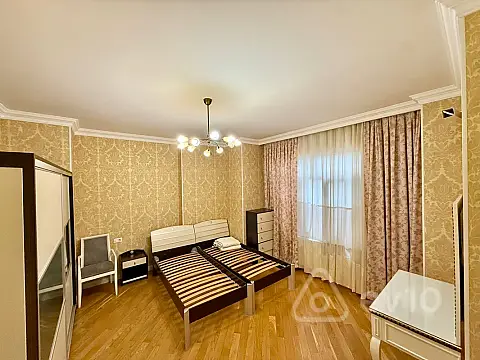 Kirayə verilir 4 otaqlı yeni tikili 193 m²