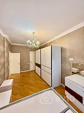 Kirayə verilir 4 otaqlı yeni tikili 193 m²