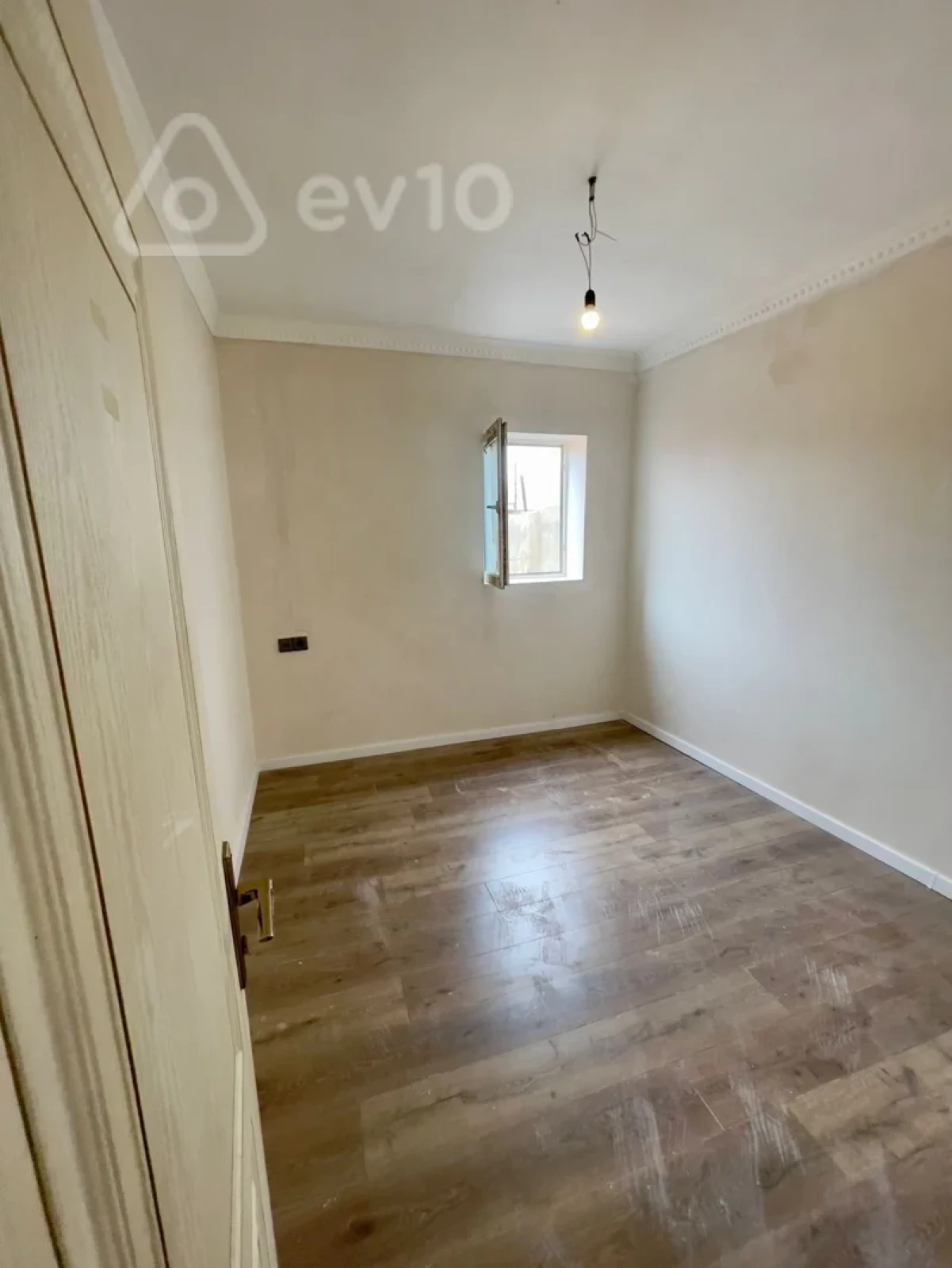 Satılır 3 otaqlı yeni tikili 85 m²