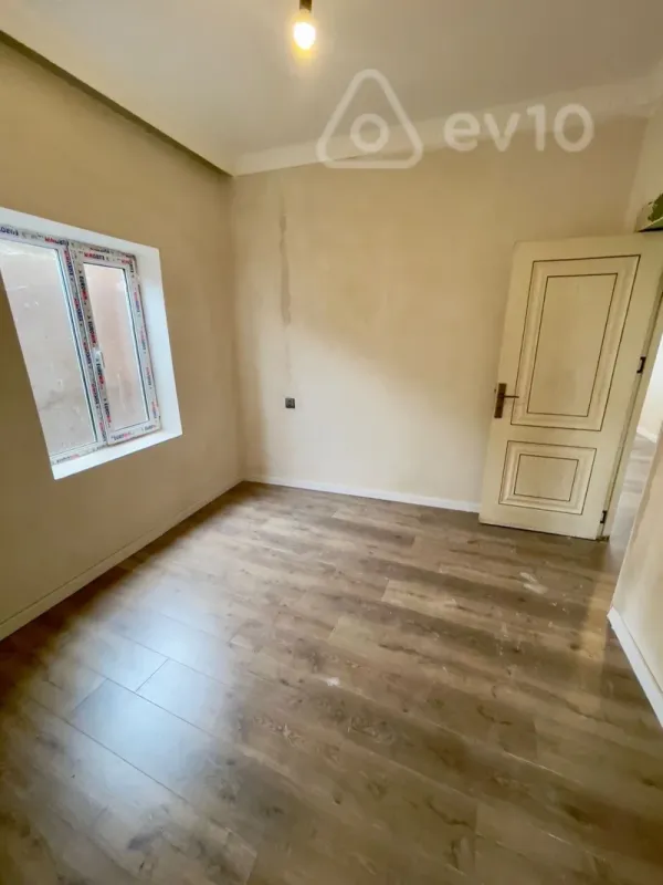 Satılır 3 otaqlı yeni tikili 85 m²