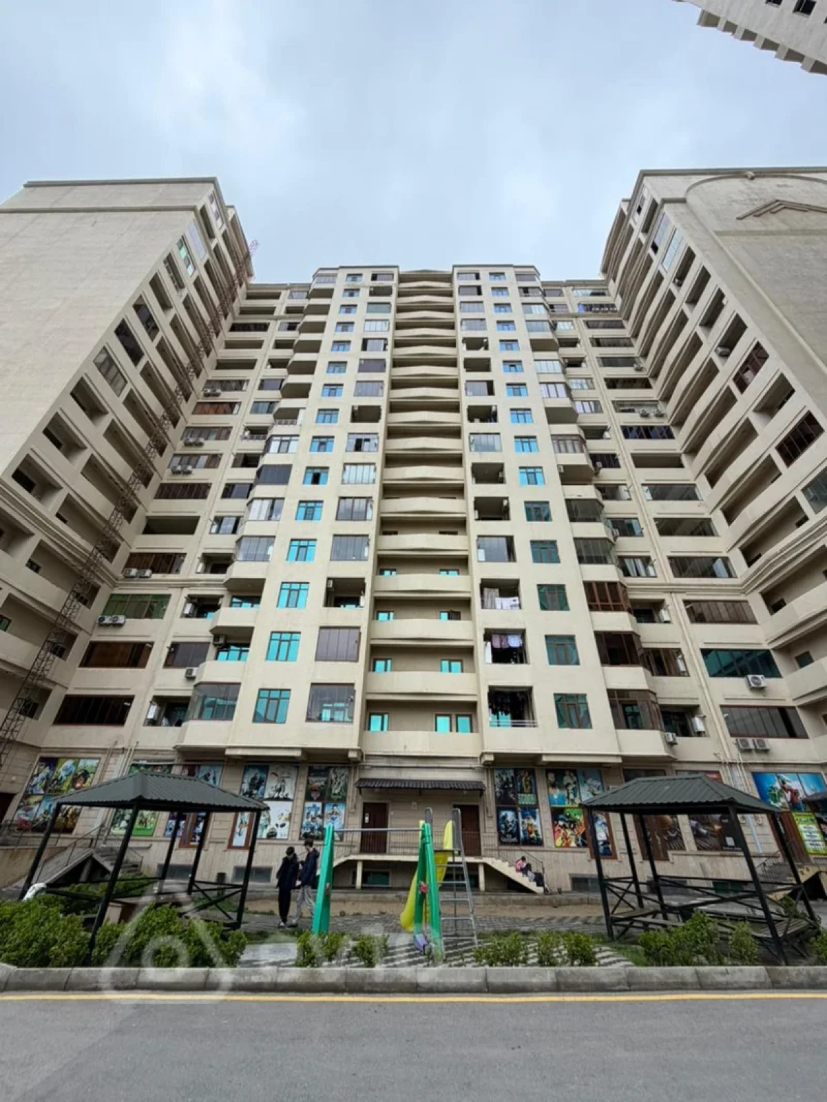 Satılır 3 otaqlı yeni tikili 126.5 m²