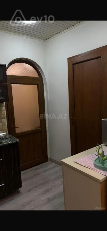 Kirayə verilir 2 otaqlı köhnə tikili 50 m²