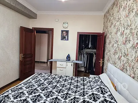 Kirayə verilir 4 otaqlı yeni tikili 135 m²