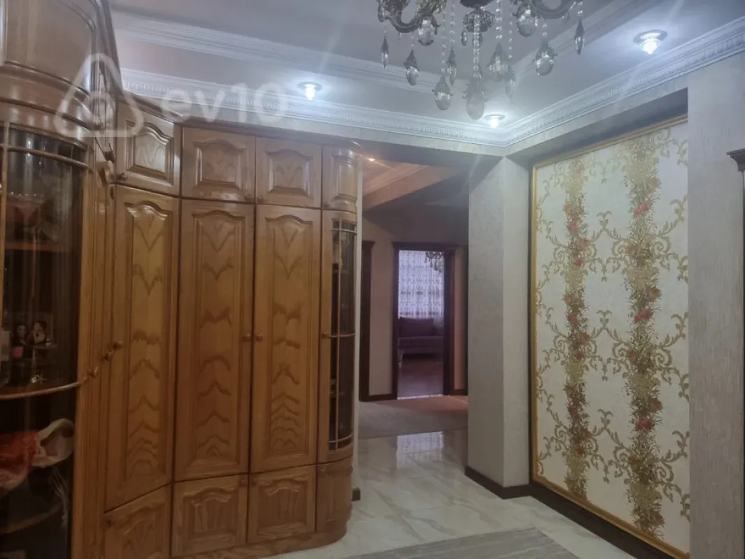 Kirayə verilir 4 otaqlı yeni tikili 135 m²