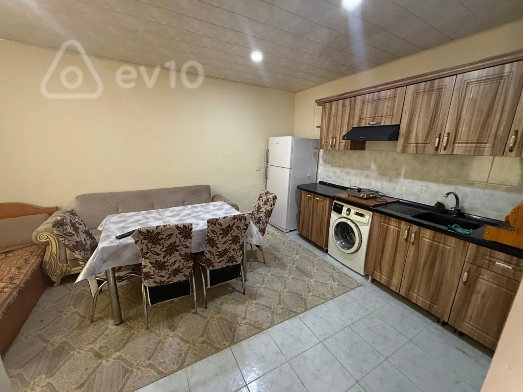 Kirayə verilir 2 otaqlı həyət evi 55 m²