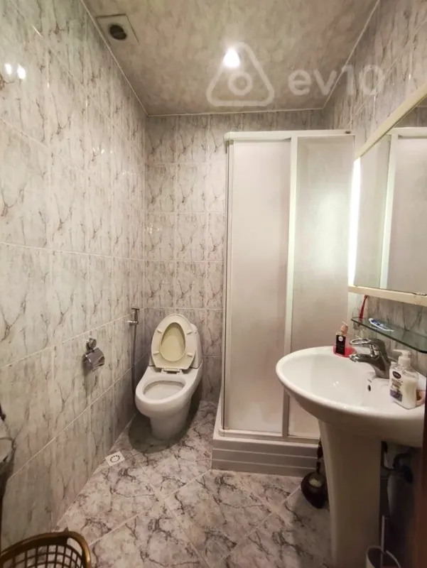 Kirayə verilir 4 otaqlı yeni tikili 220 m²