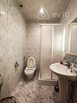 Kirayə verilir 4 otaqlı yeni tikili 220 m²