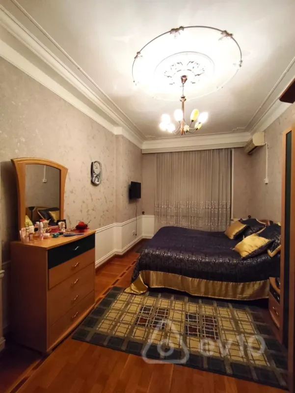 Kirayə verilir 4 otaqlı yeni tikili 220 m²