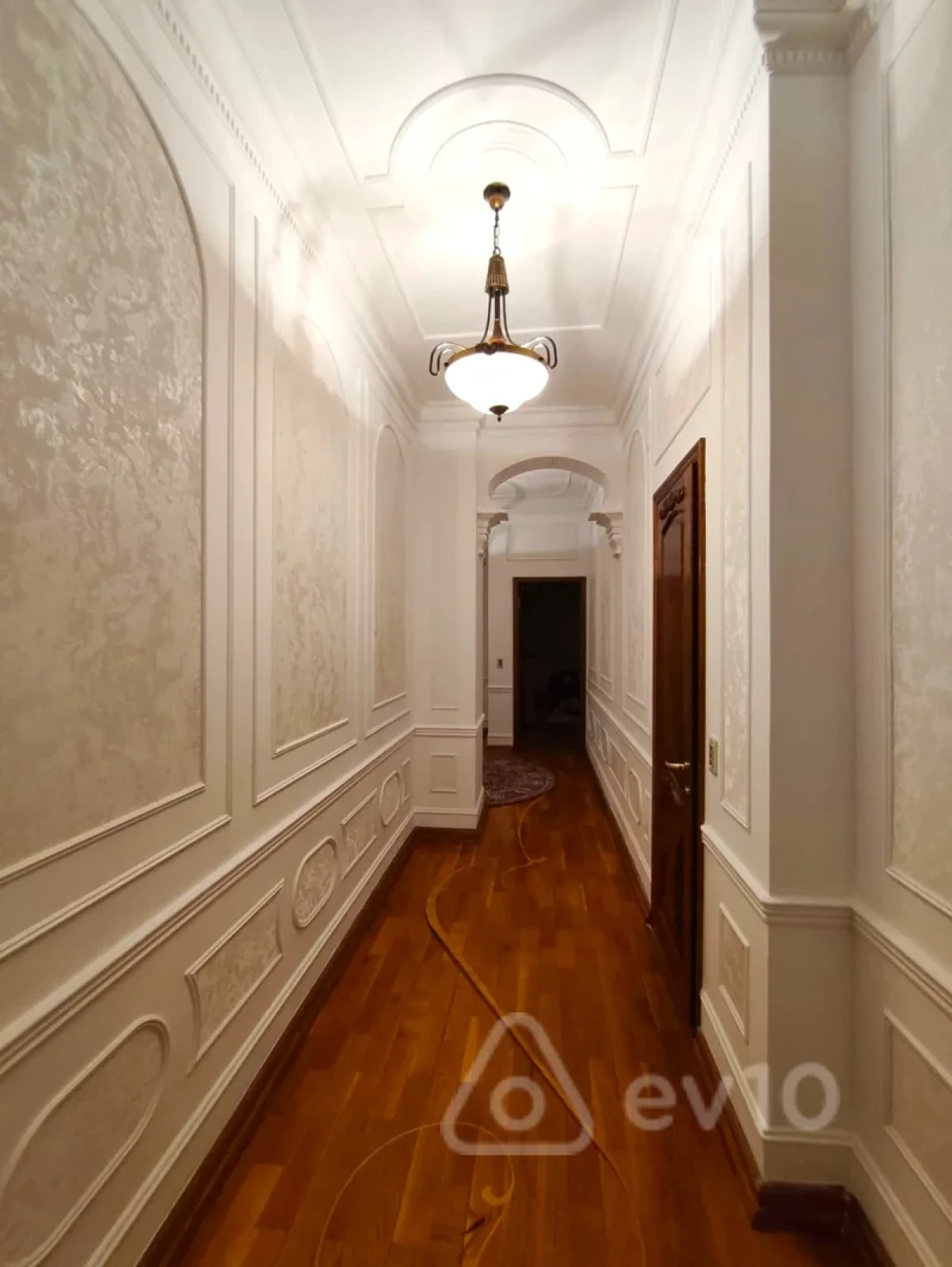 Kirayə verilir 4 otaqlı yeni tikili 220 m²